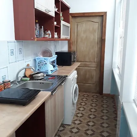 сонячна *